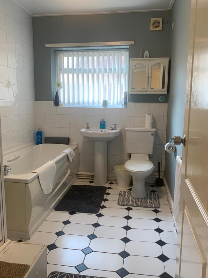 Be My Guest Liverpool - Ground Floor Apartment With Parking Ngoại thất bức ảnh